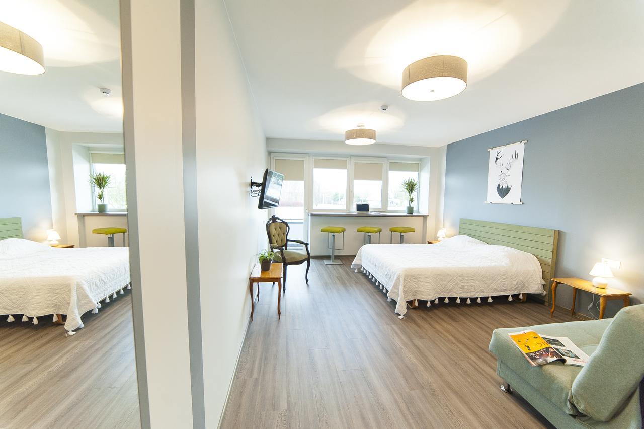 Symbiosis Hostel Palanga Buitenkant foto